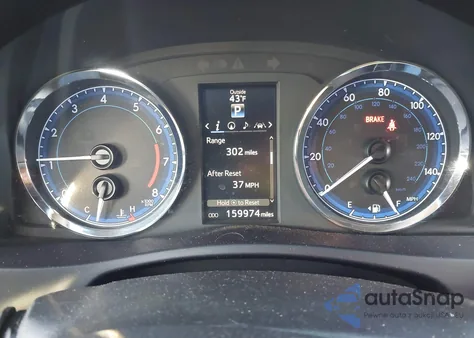 2017 Toyota Corolla Xse z USA, uszkodzony, nr VIN 5YFBURHE6HP654603